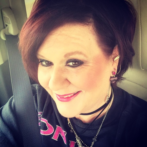 Meet Your Posher…Kim - Picture 1 of 1